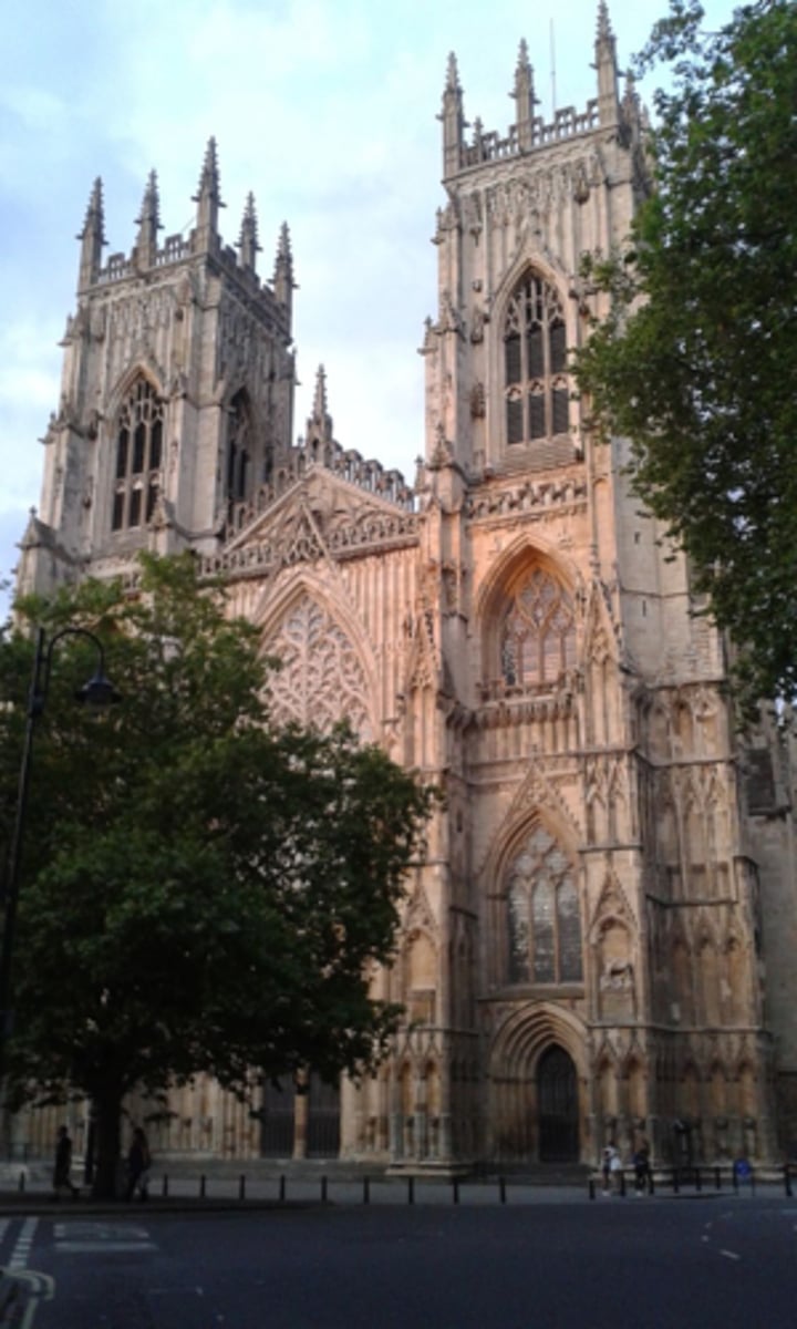 <p>largest in area and width in any english medieval cathedral</p>