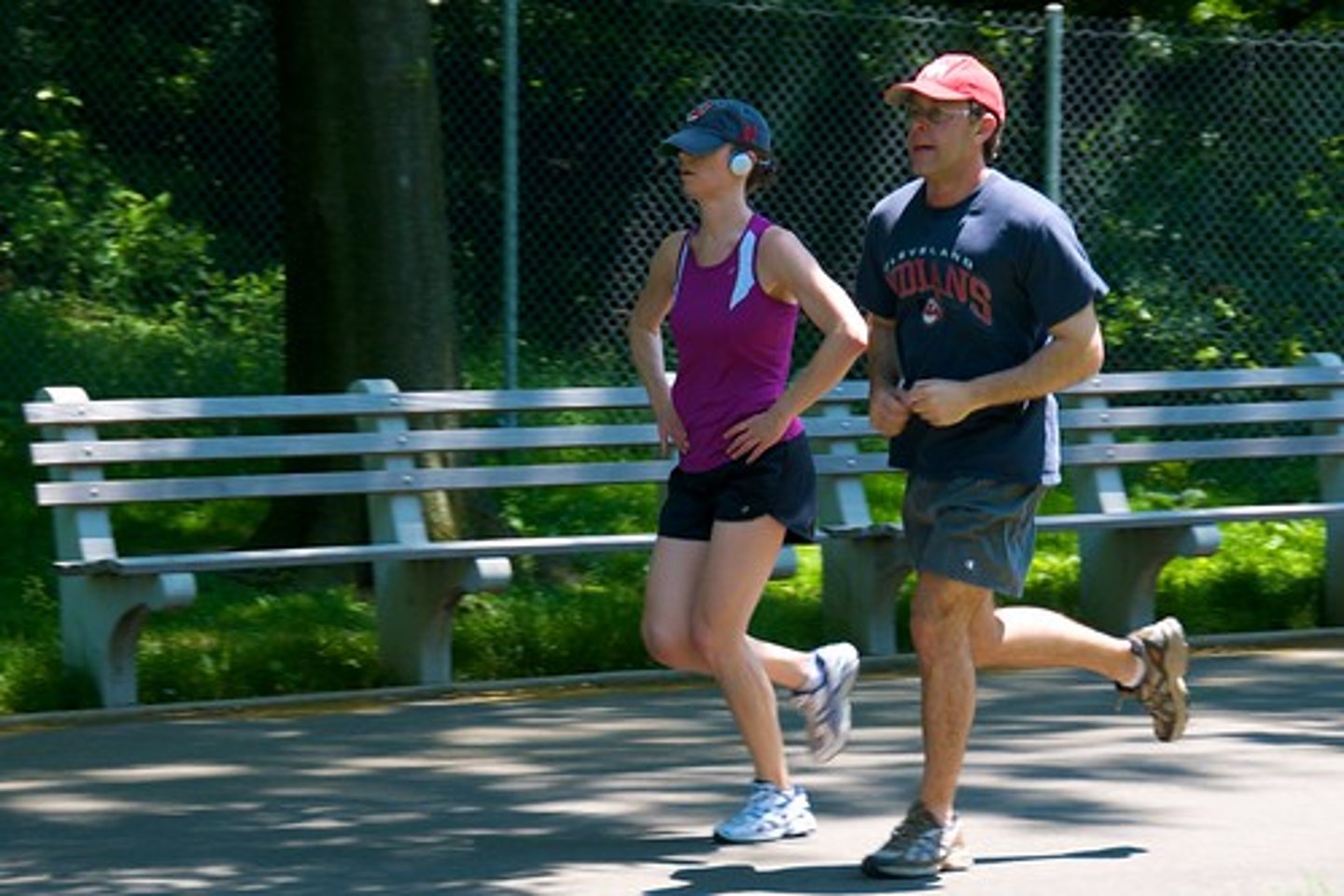<p>jogging - chạy bộ</p>