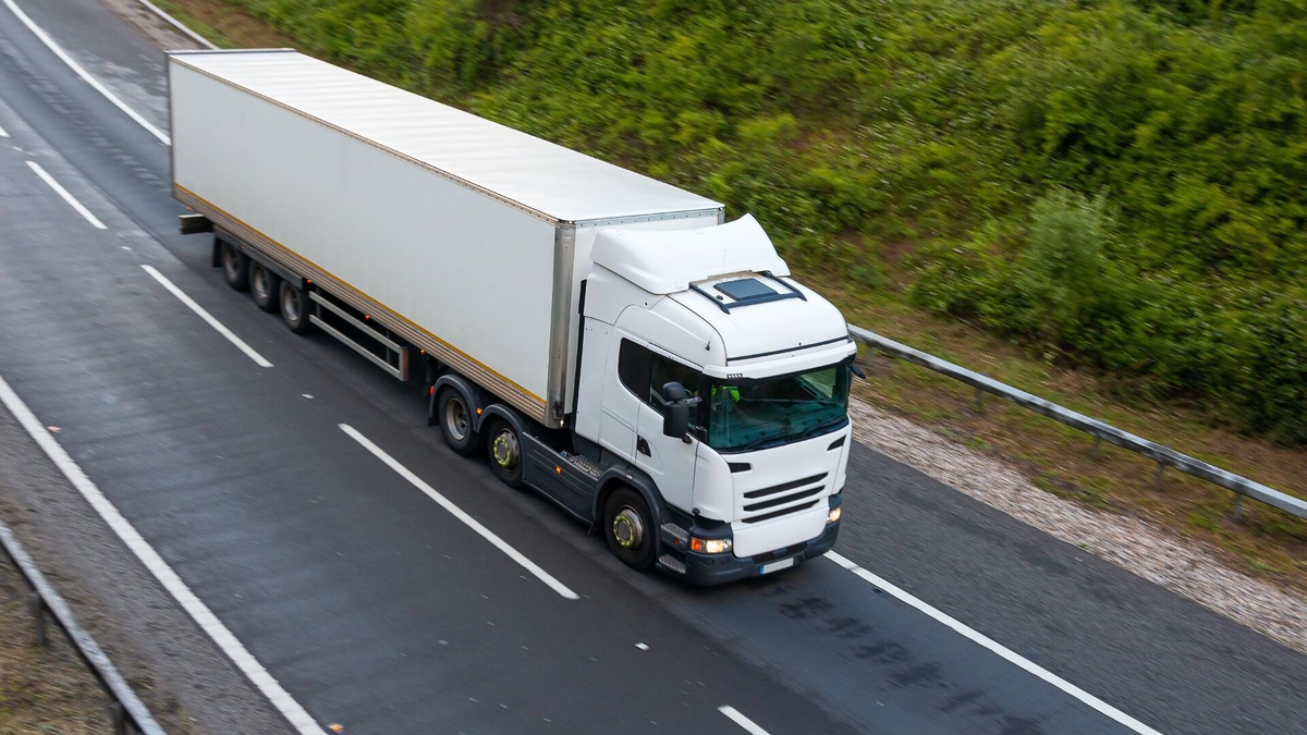 <p>грузовик</p>