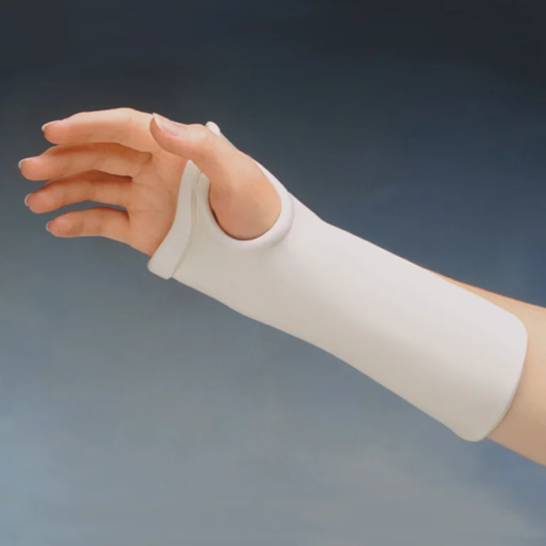 <p>- maintain the wrist in the neutral or mildly extended position </p>
<p>- immobilizes the wrist while allowing MCP flexion and thumb mobility </p>
<p>- allows for functional mobility/activities </p>