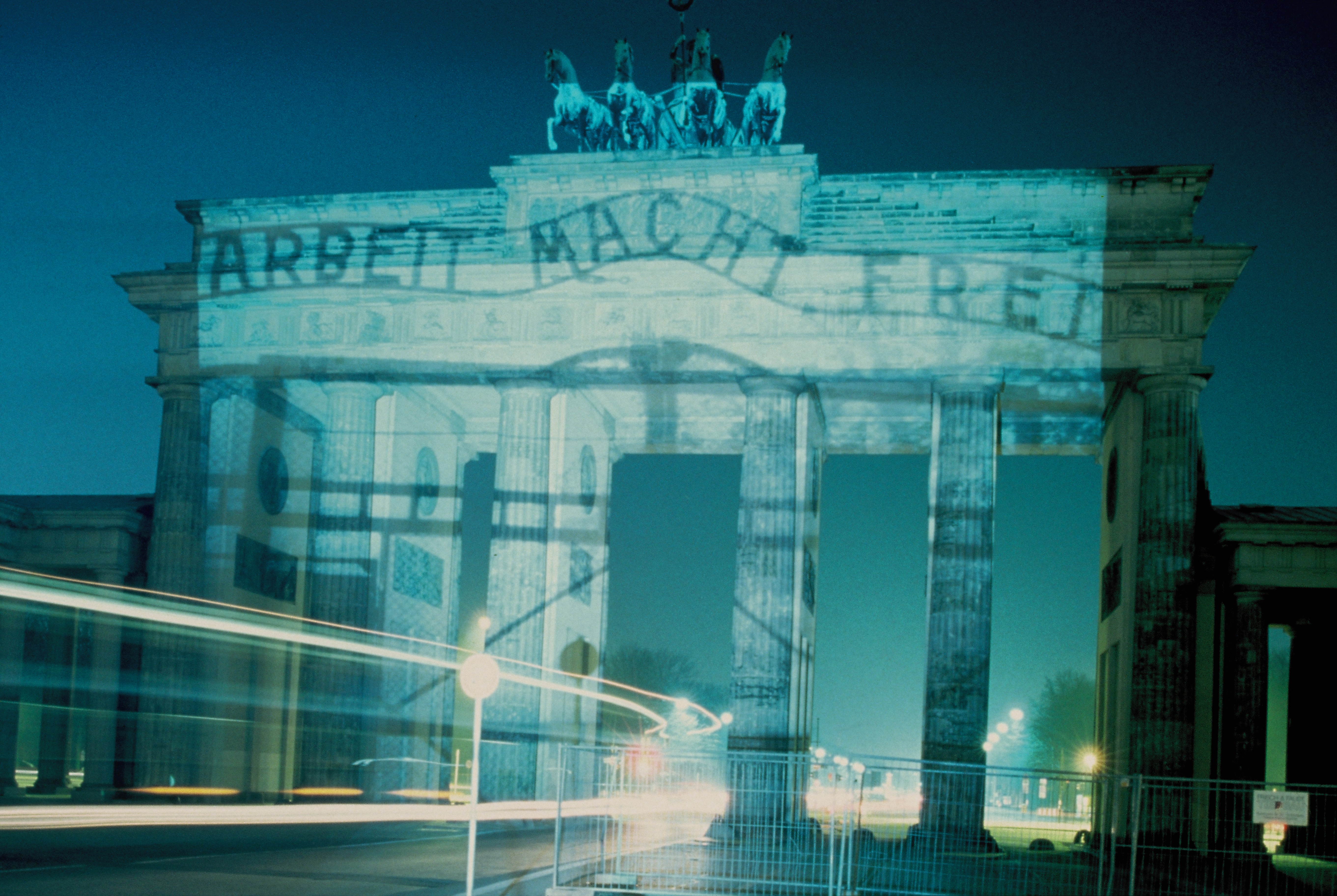 <p><span><strong>Horst Hoheisel, Die Tore der Deutschen</strong></span></p>