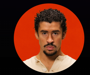 <p>Un cantante y compositor puertorriqueño, conocido por su música reguetón y trap.  115</p>