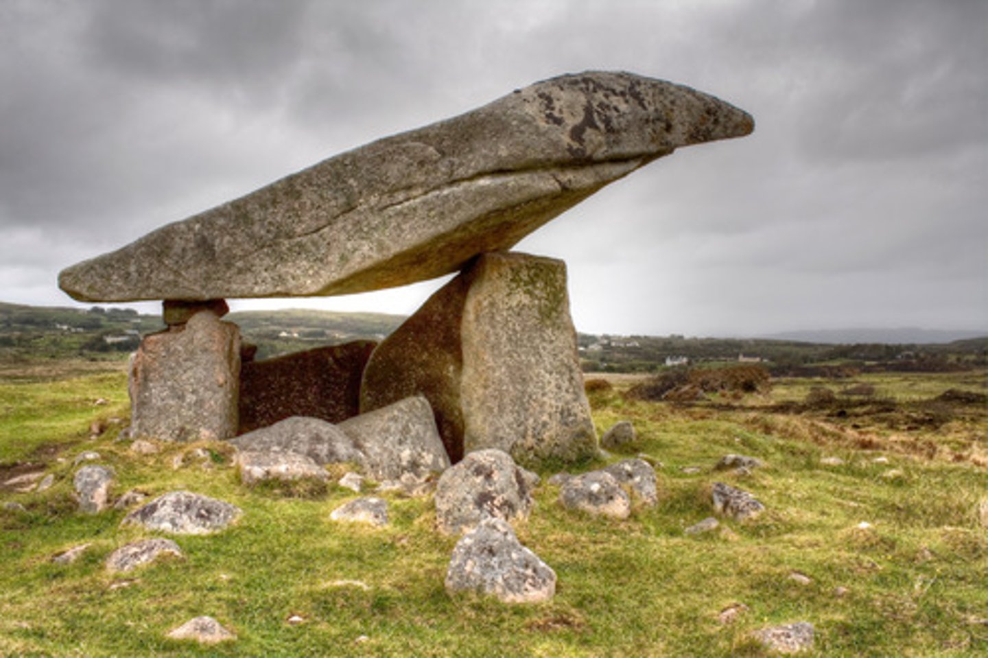 <p>dolmen</p>