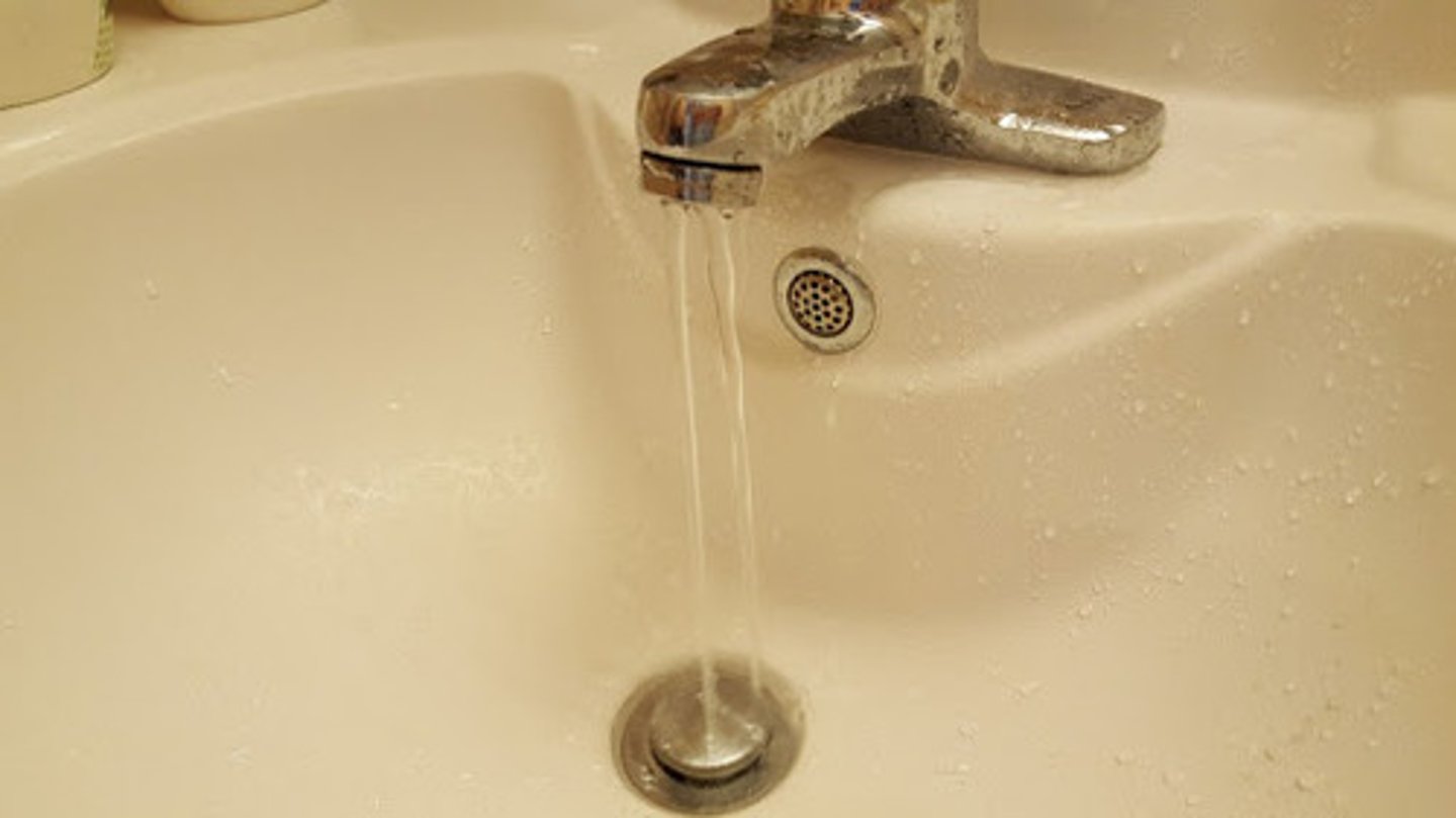 <p>the water pressure (of the shower) is weak</p>