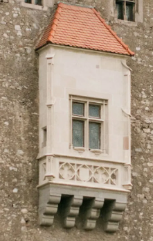 <p>Oriel window</p>