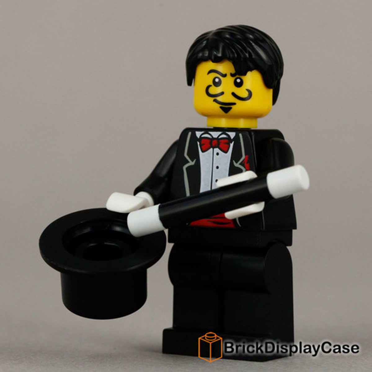 <p>look like. Seem.</p><p>The magician ________ed to disappear, but he just hid behind a curtain.</p>