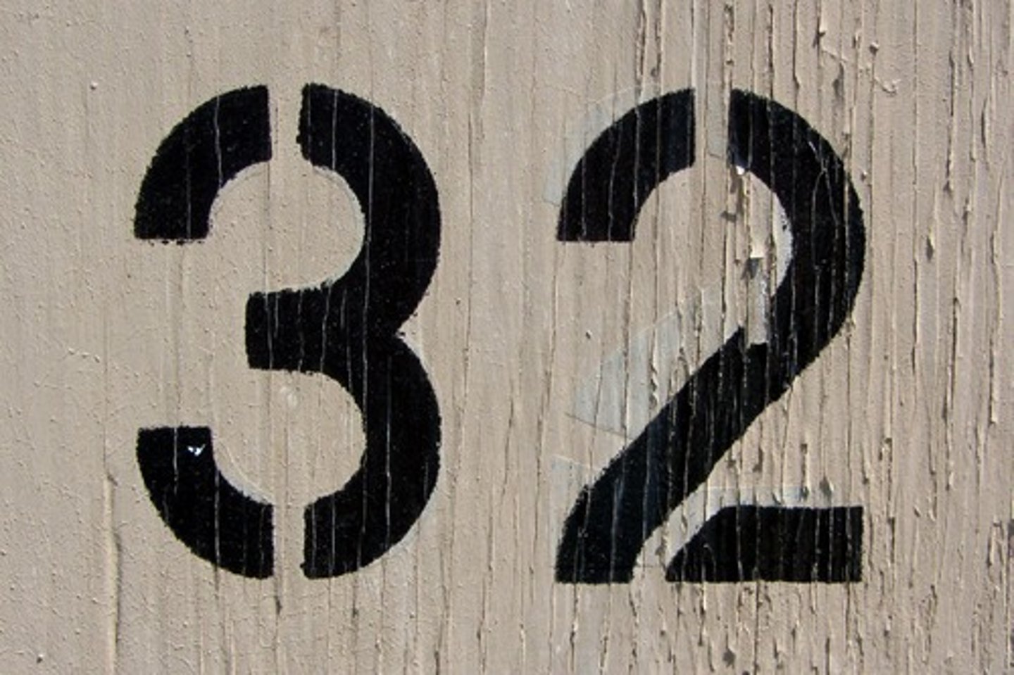 <p>32 F liquid freezes or solid melts</p>