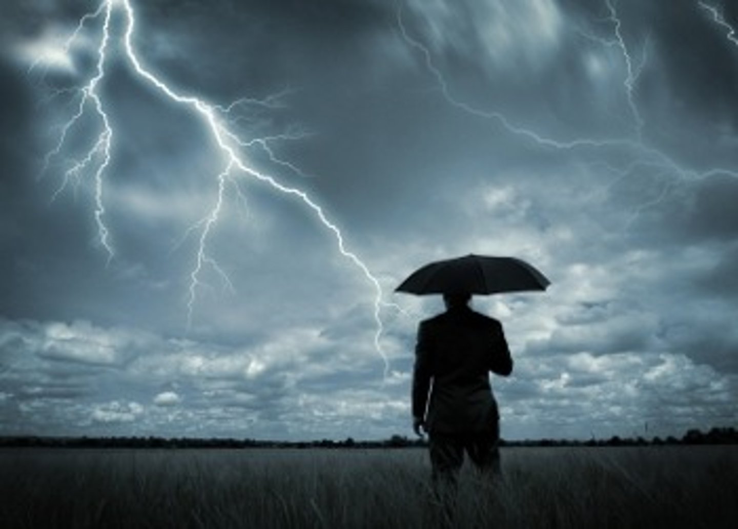 <p>/ˈstɔː.mi/ (UK), /ˈstɔːr.mi/ (US) - bão tố → stormy night → It was a stormy night. (Đó là một đêm giông bão.)</p>