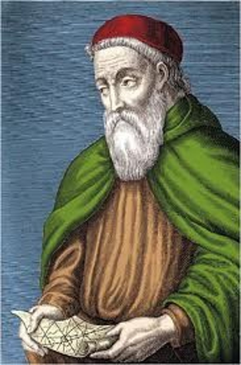 <p>A mapmaker and explorer who said that America was a new continent, so America was named after him.</p>