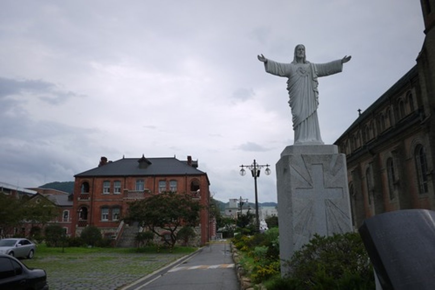 <p>Percaya, beriman</p>