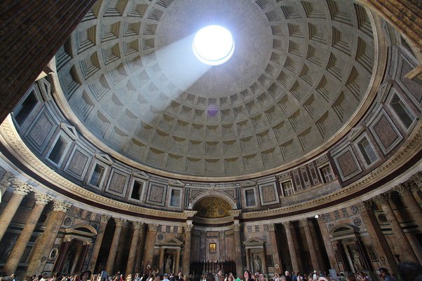 <p><span>In ancient Roman and later architecture, a circular window.</span></p>