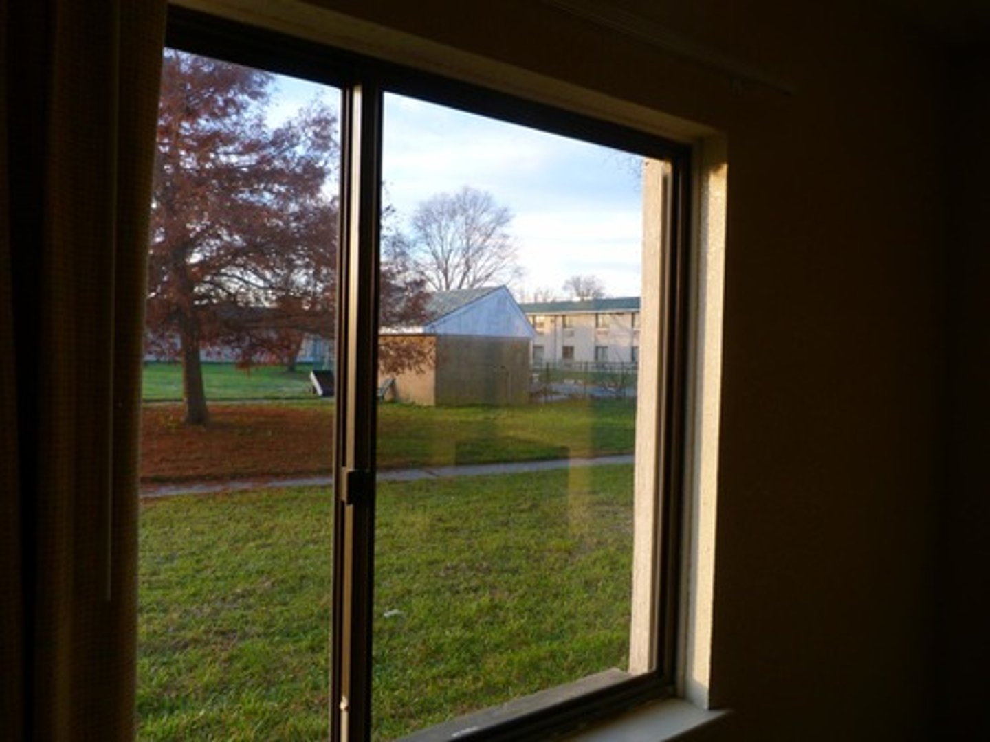 <p>a door that operates or moves by sliding on a track; 15th century: Japanese shoji screens / rice paper; 1950s: outside comes inside; pocket doors (Eichler Homes - Californian Ranch Houses)</p>