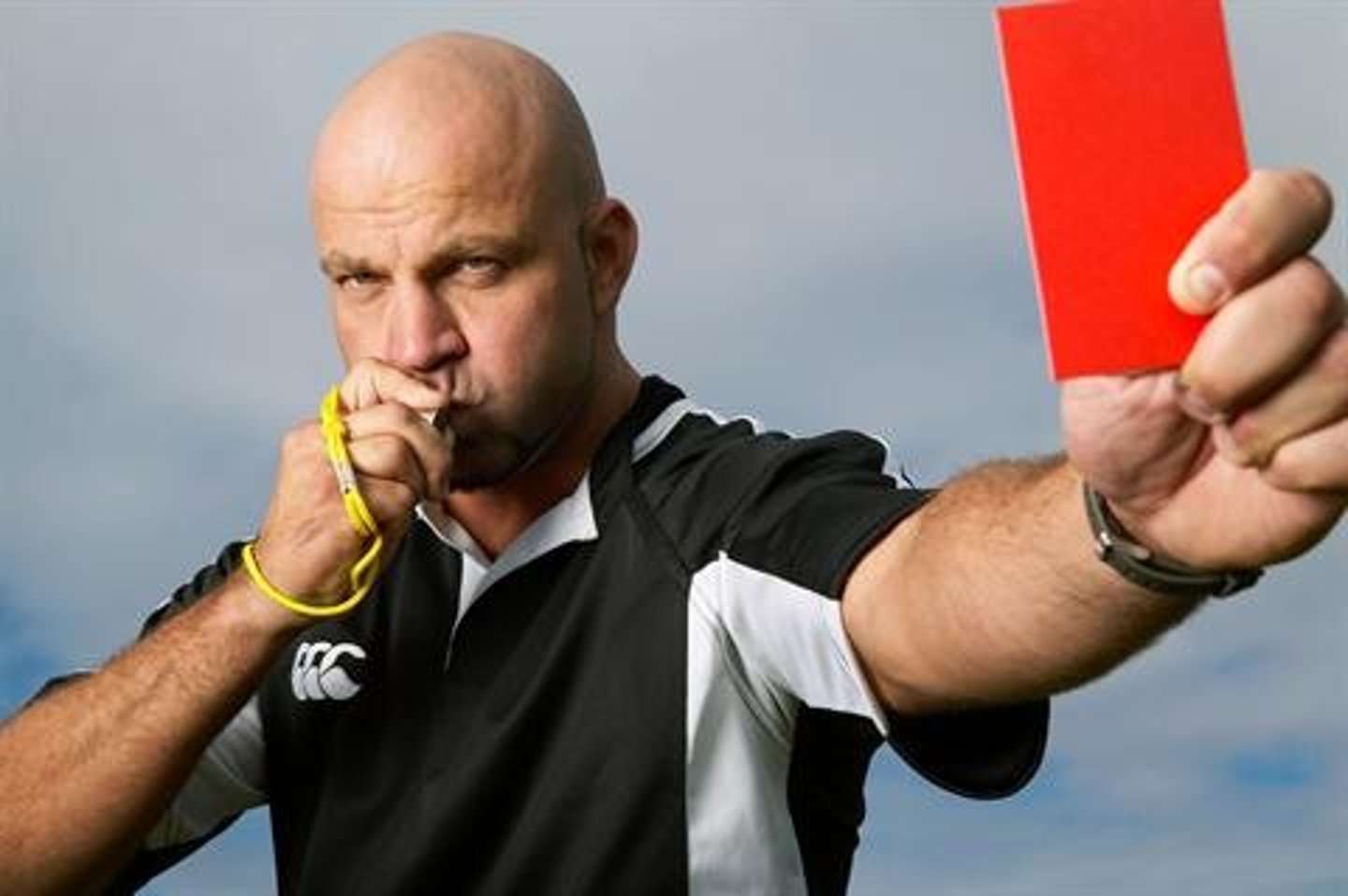 <p>red card</p>