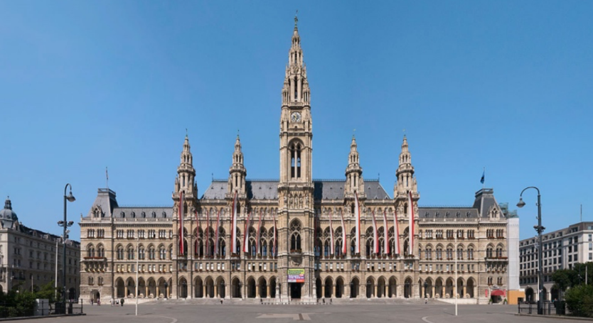 <p>Who designed the Vienna City Hall?</p>
