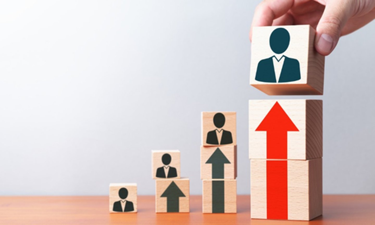 <p>nhiều cơ hội thăng tiến</p>