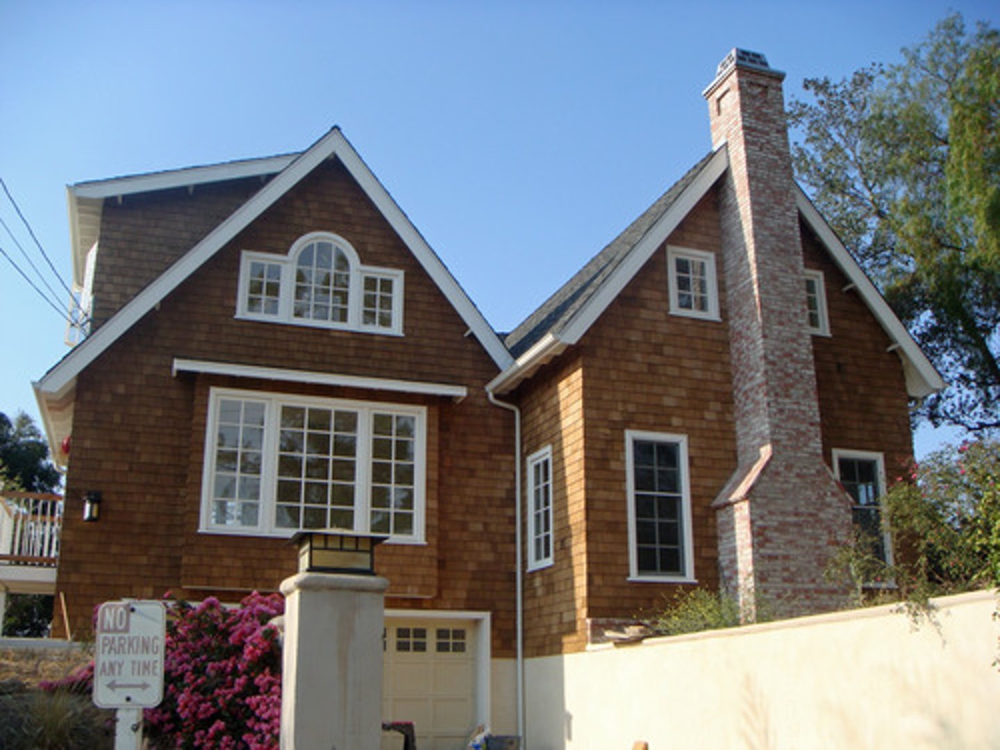 <p>building material used as siding or roofing</p>