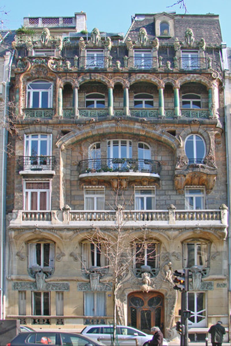 <p>an apartment building</p>