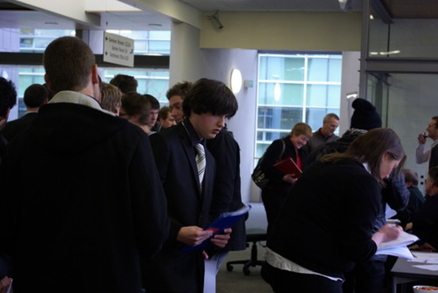 <p>temporary work programs in which a student can gain supervised practical experience in a job and career area.(a university student working in a marketing department at a digital agency to gain hands-on experience)</p>