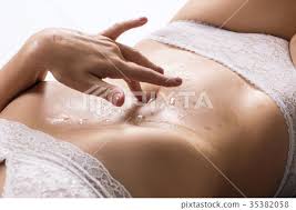 <p><span>o estômago | a barriga</span></p>