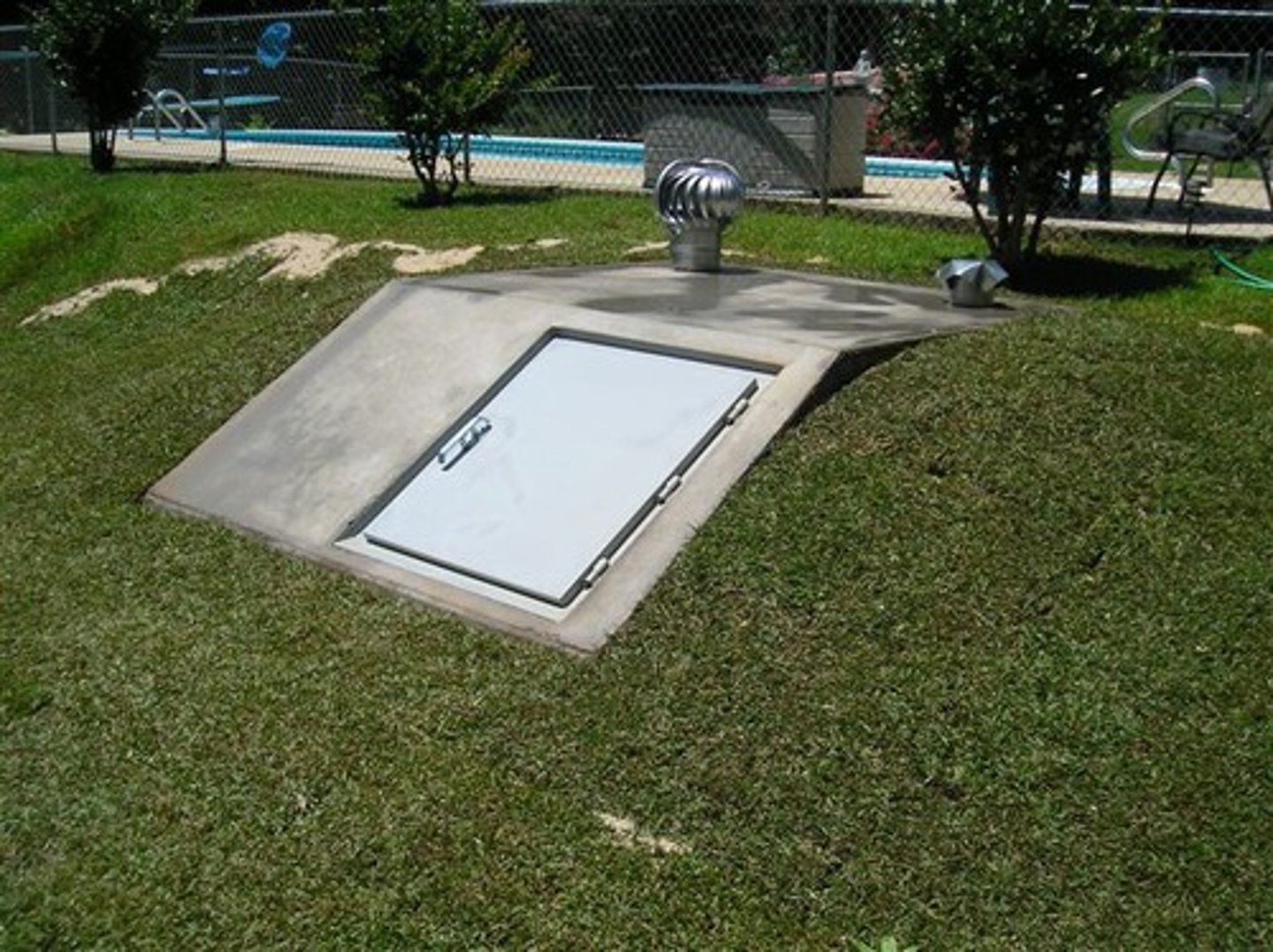 <p>shelter, refuge</p>