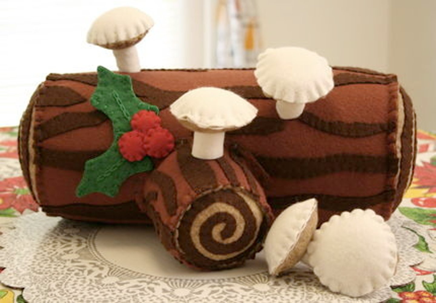<p>Yule log cake</p>