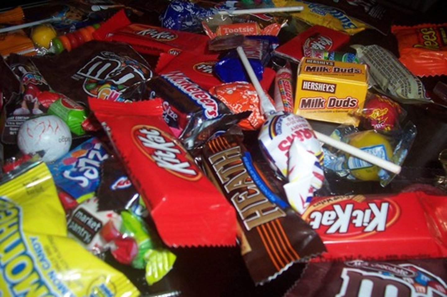 <p>Snacks; sweets</p>