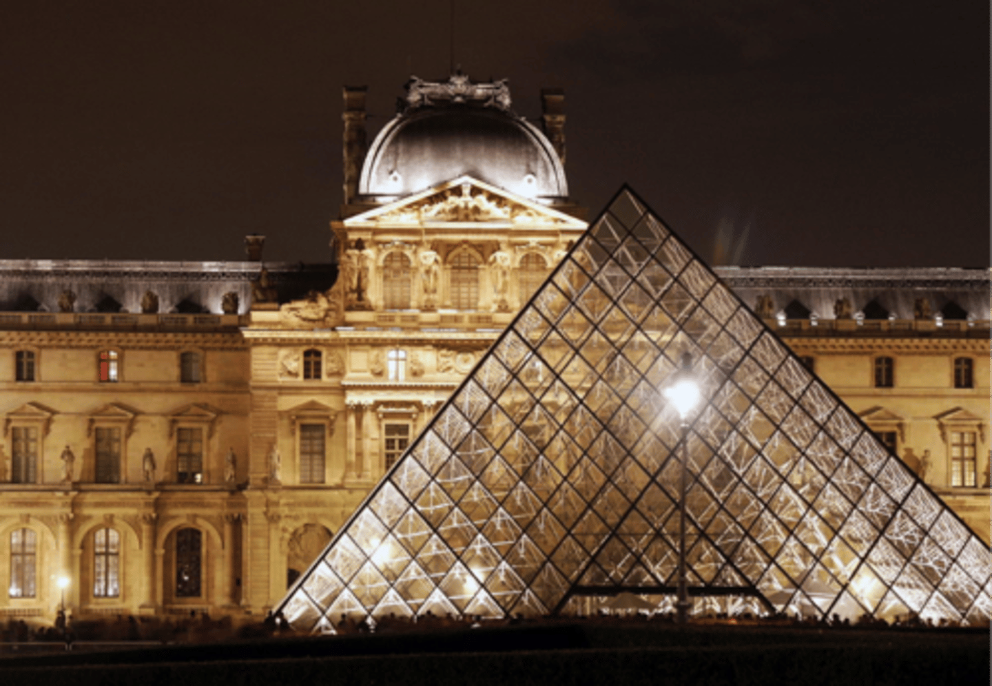 <p>Louvre</p>