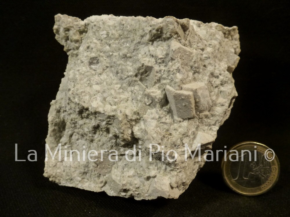 <ul><li><p><span>Al</span><sub>2</sub><span>Si</span><sub>2</sub><span>O</span><sub>5</sub><span>(OH)</span><sub>4</sub></p></li></ul><p>Minerale con struttura TO dei Fillo-silicati</p>