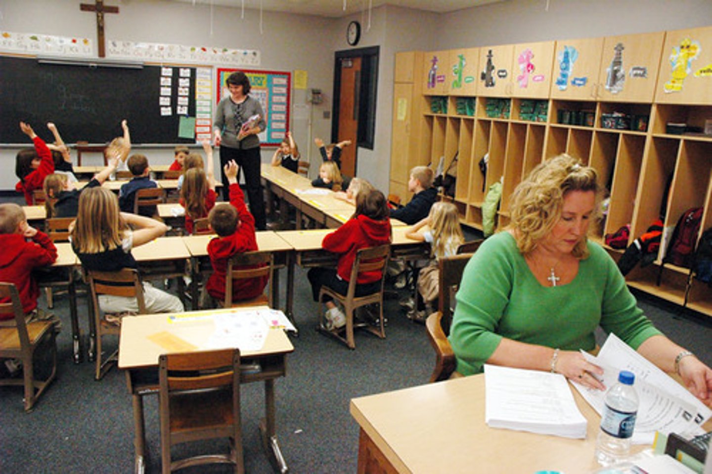 <p>- Social interaction in learning = group work</p><p>- Teaching assistants in lessons</p><p>- Individual assistants from teacher</p>