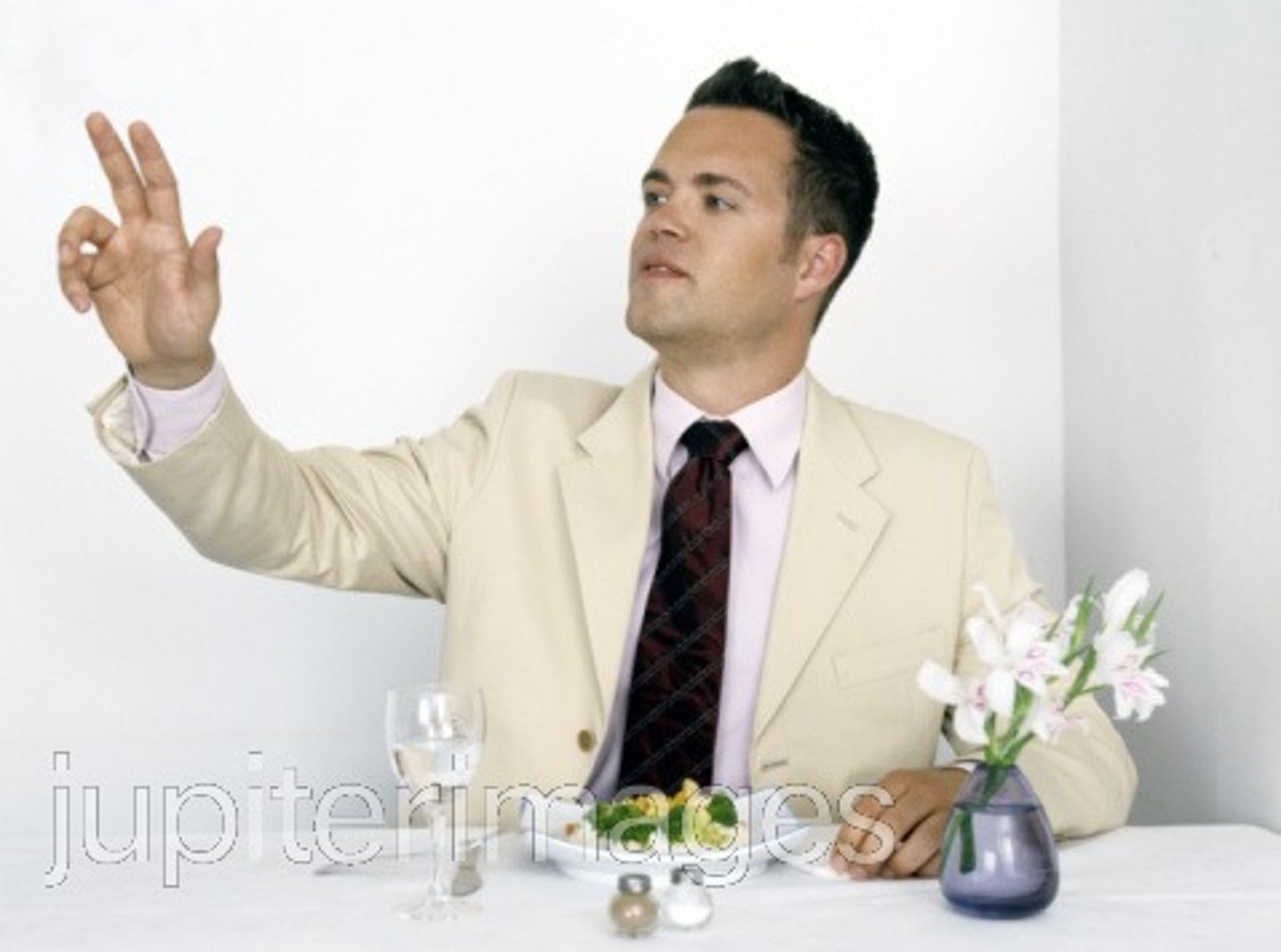 <p>Excuse me (Formal)</p>