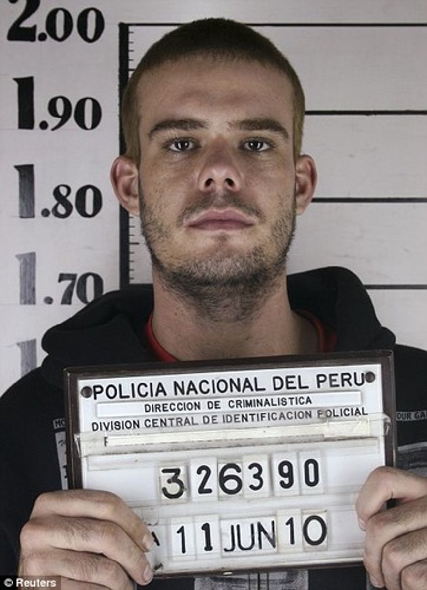 <p>Nghi ngờ; (v) nghi ngờ, hoài nghi</p>