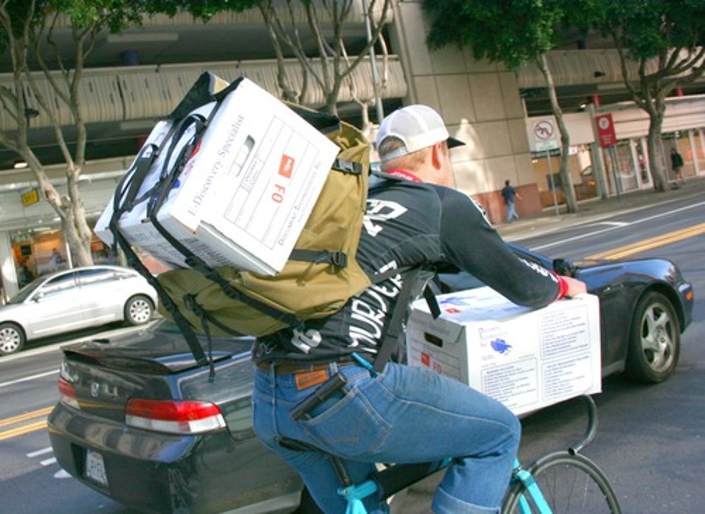 <p>cargado con</p>