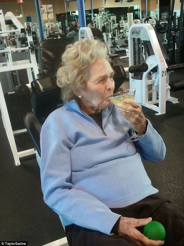 <p>I decided ___ (go) to the gym yesterday.</p>