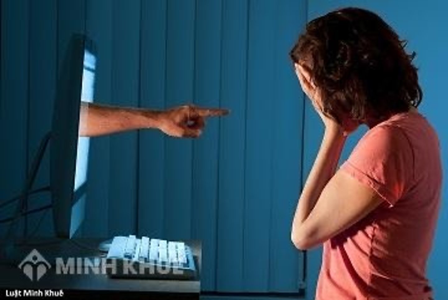 <p>gây ra sự đe dọa đối với</p>
