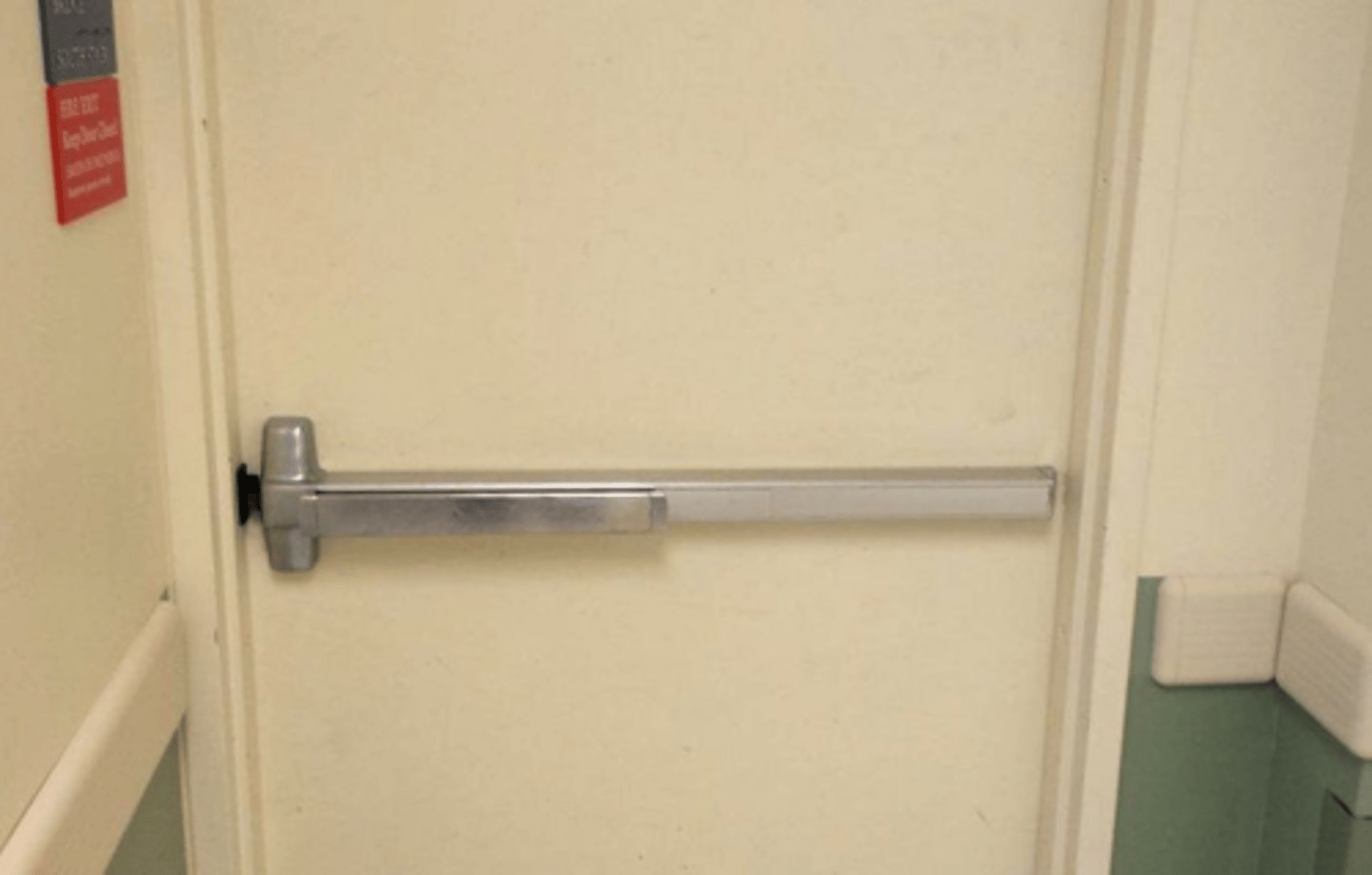 <p>A mechanical device consisting of linkages and horizontal bars across a door, which when pushed from the inside will cause the door to open and facilitates exit from the building, structure or facility; for FIRE EXIT</p>