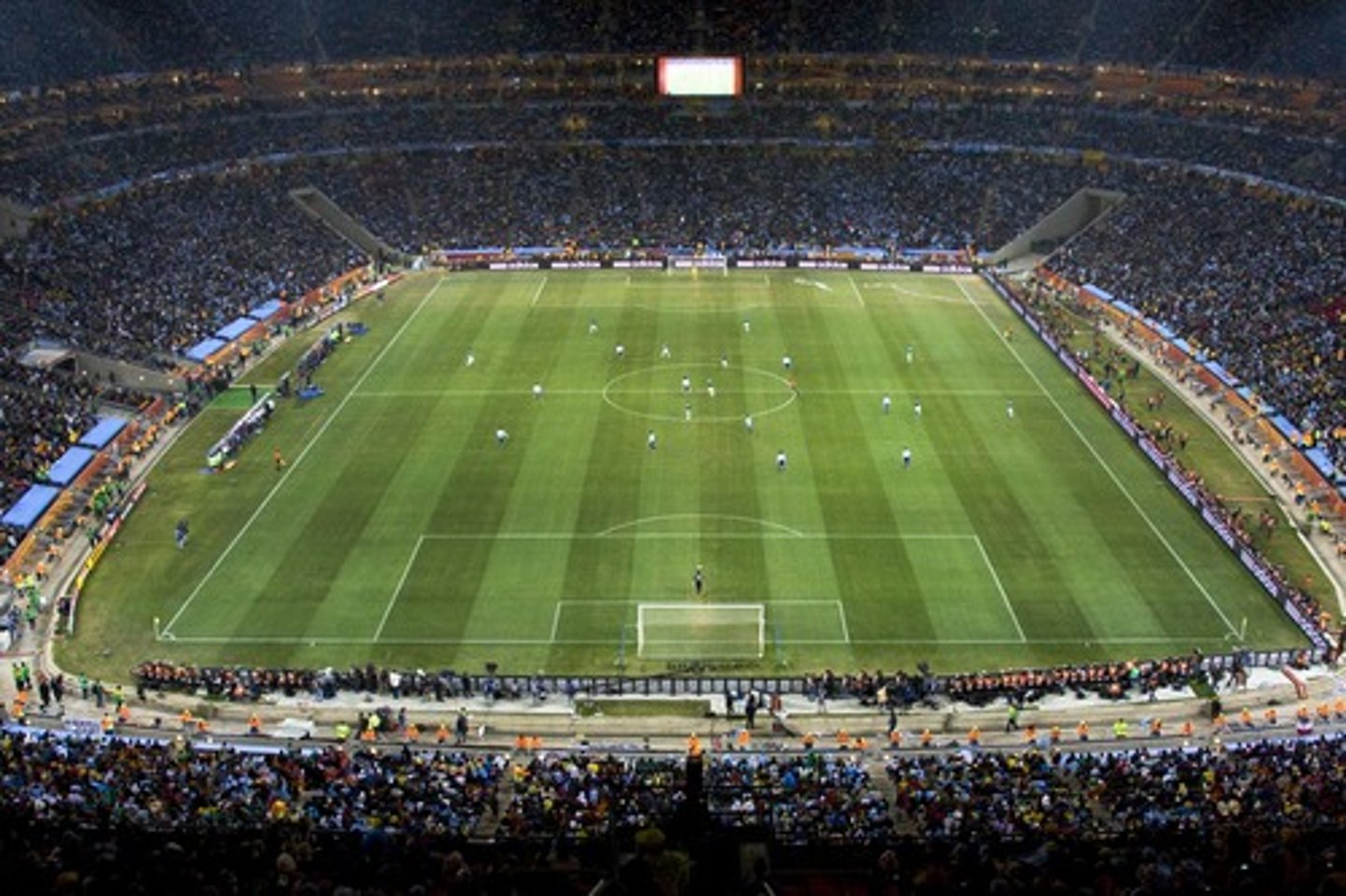 <p>An area of ground specially prepared and marked for playing a sports game</p><p>(He was taken to hospital after his collapse on the ................ )</p><p>(n) Sân (chơi các môn thể thao)</p>