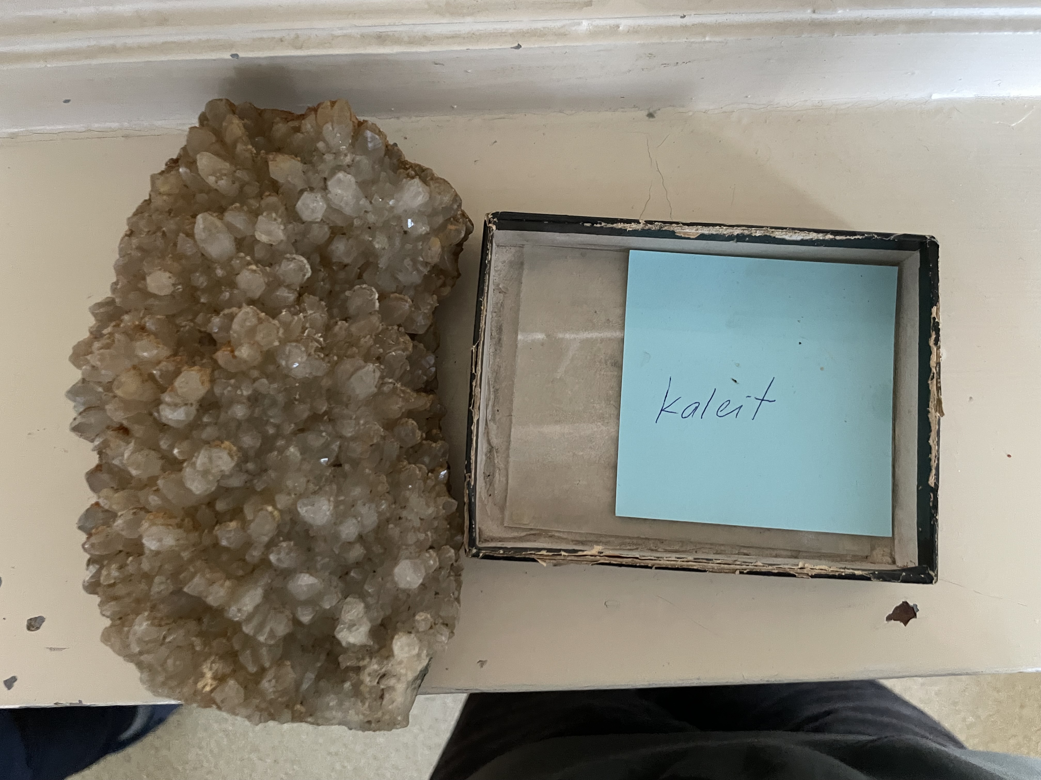 <p>kalcit - CaCO3 - uhlicitan</p>