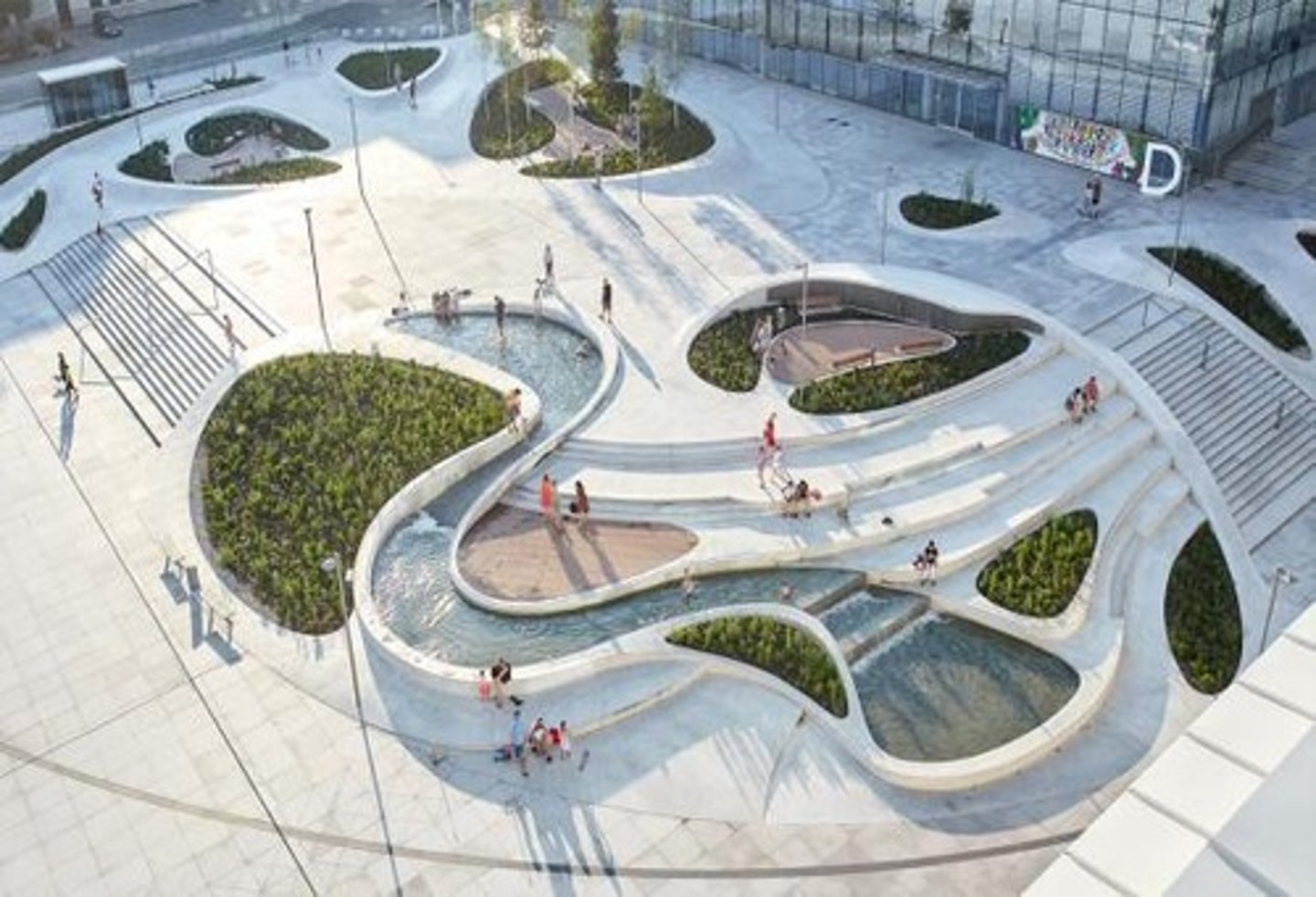 <p>Places that are open and accessible to everyone, defining the character of a city and functioning as the city's 'living room.'</p>