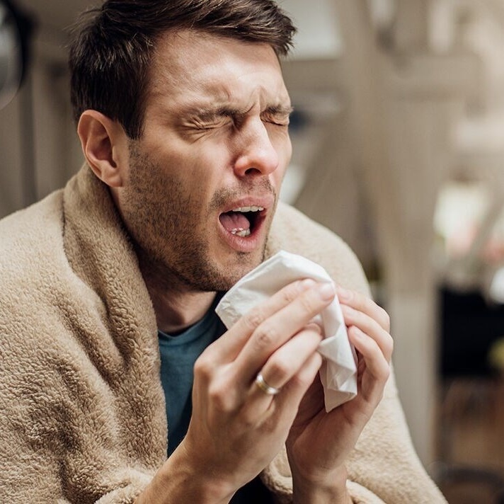 <p>Comment appelle-t-on une substance qui provoque des éternuements ?</p>
