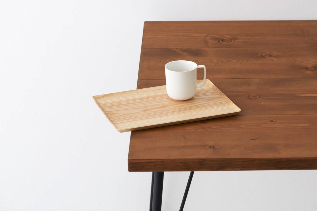 <p>protrude /prəˈtruːd/ </p>