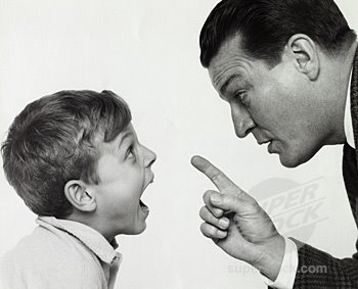 <p>to scold</p>