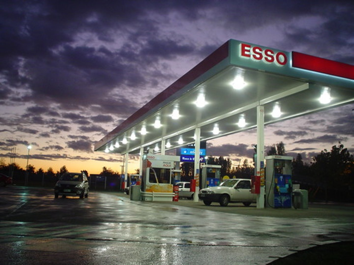 <p>gas station</p>