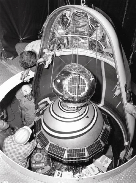 <p><span>The first satellite navigation system, was developed by the U.S. Navy in 1964 to determine the locations of seagoing vessels.</span></p>