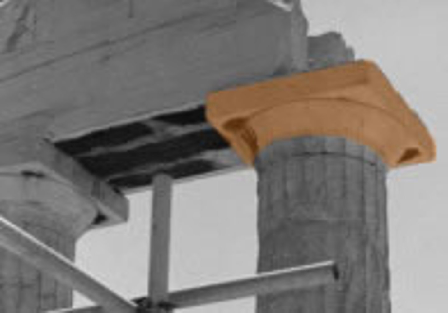 <p>The uppermost part of a column, usually shaped to articulate the joint with the lintel or arch supported</p>