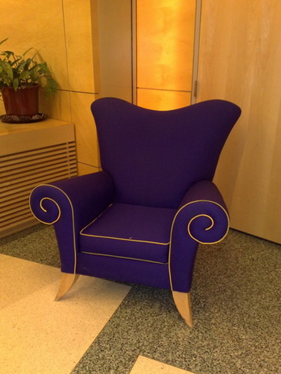 <p>armchair</p>
