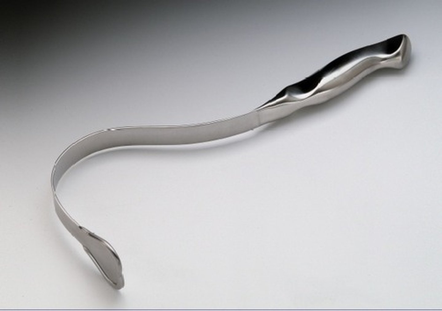 <p>One of the longest, deepest retractors for abdominal wounds. It is used to retract organs for exposure of the surgical site.</p><p>-Aww, it has a heart</p>