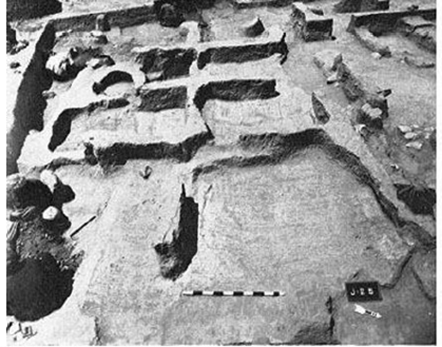 <p>had a population of 150 people and made of20-30 small, rectangular mud houses.</p>