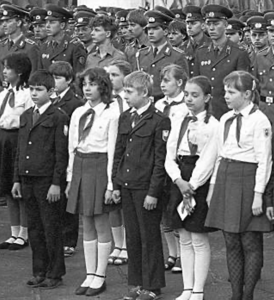 <p><strong>Cultural Revolution</strong></p><p>What were members from Komsomol (the Communist Party youth group) encouraged to do?</p>