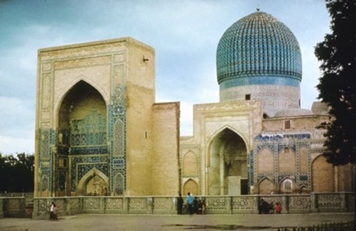 <p>During the rule of Timur Lane was the most influential captial city, a wealthy trading center known for decorated mosques and tombs.</p>