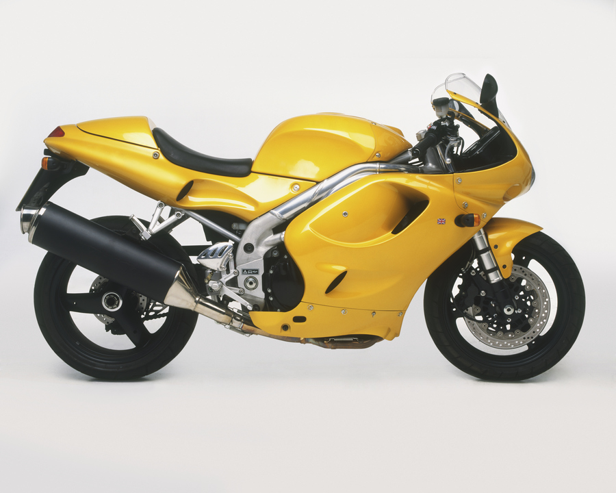 <p><span><strong>a </strong></span>vehicle<span><strong> with two </strong></span>wheels<span><strong> and an </strong></span>engine<br>Synonym</p><p>bike</p>